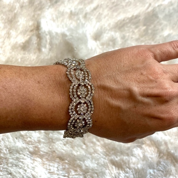 Jewelry - Rhinestone bracelet adjustable NWT